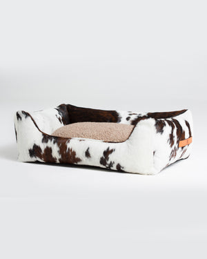 HENRI COWHIDE BED | מיטה לכלב