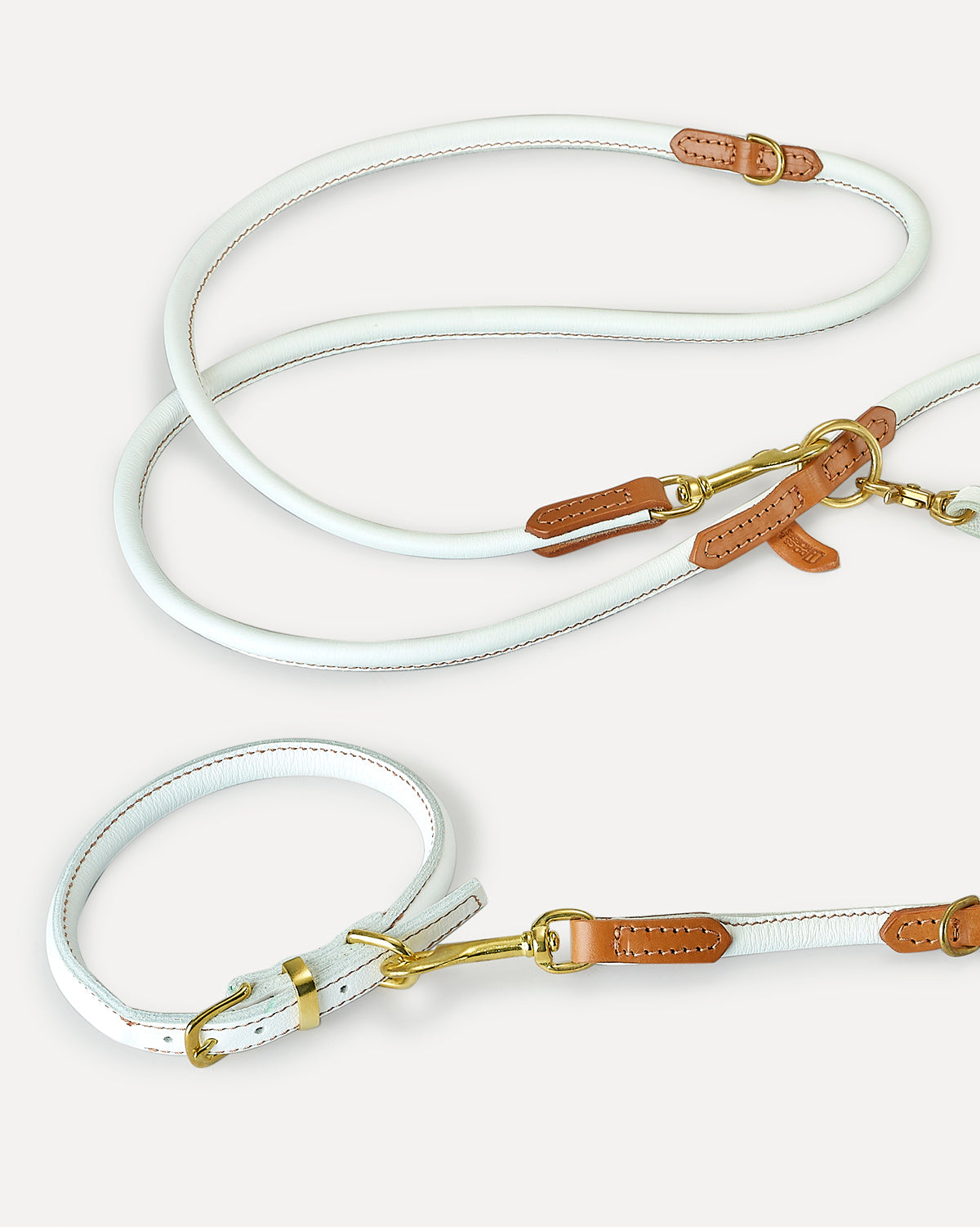 FREE-HANDS ADJUSTABLE LEATHER LEAD | רצועה מתכווננת לכלב