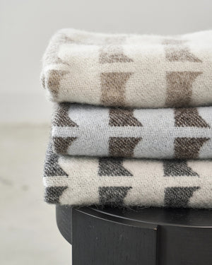 FLORA DOG WOOL BLANKET | שמיכה לכלב