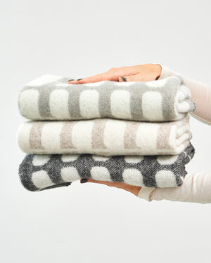 FLORA CAT WOOL BLANKET | שמיכה לחתול