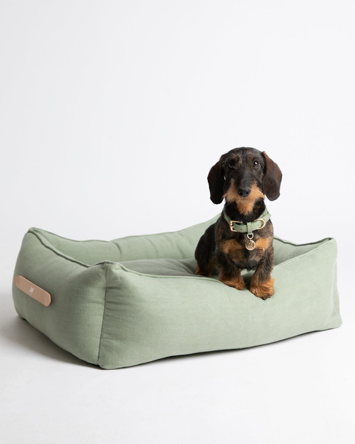 מיטה לכלב מפשתן טהור | EDWARD PURE LINEN DOG BED
