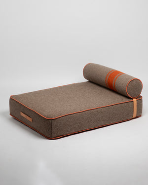 GIAMPAOLO DOG LOUNGE BED | מיטת לאונג׳ לכלב