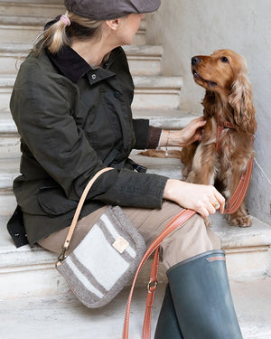 GABRIELE FREE-HANDS LONG LEATHER DOG LEASH | רצועת עור ארוכה ומתכווננת לכלבים