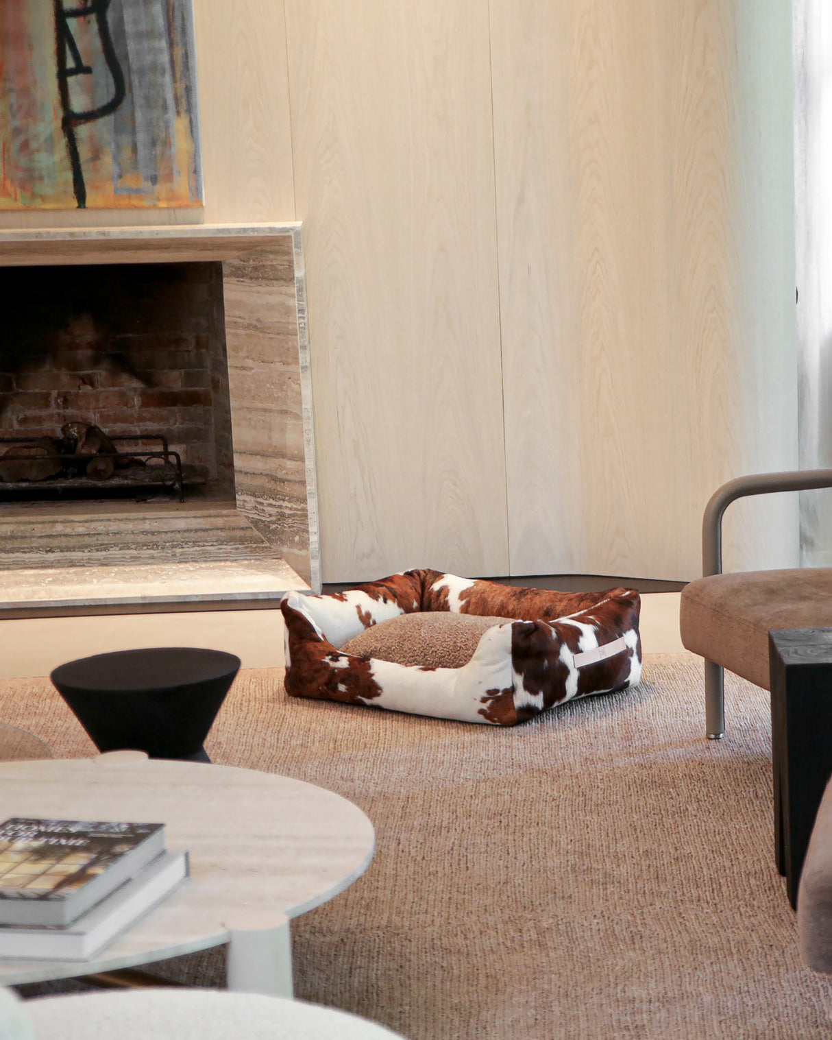 HENRI COWHIDE BED | מיטה לכלב