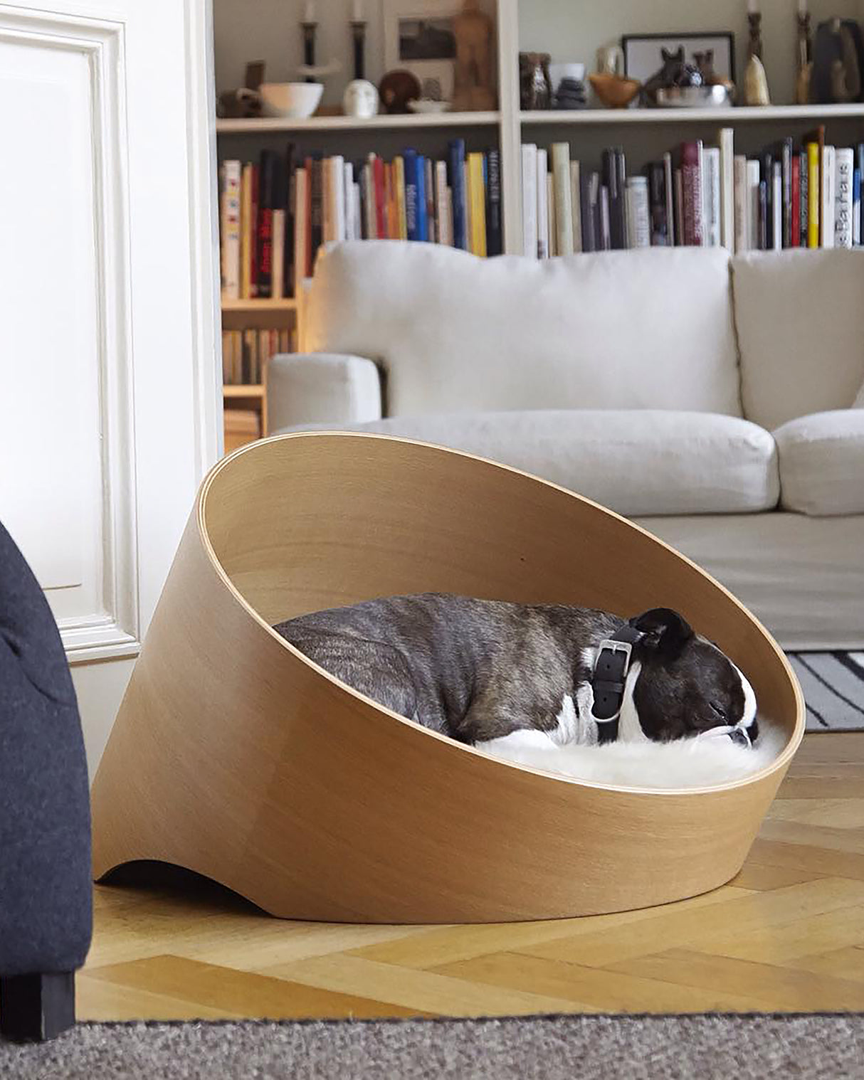 מיטת עץ אורתופדית לכלבים ולחתולים | COVO DOG & CAT CAVE BED