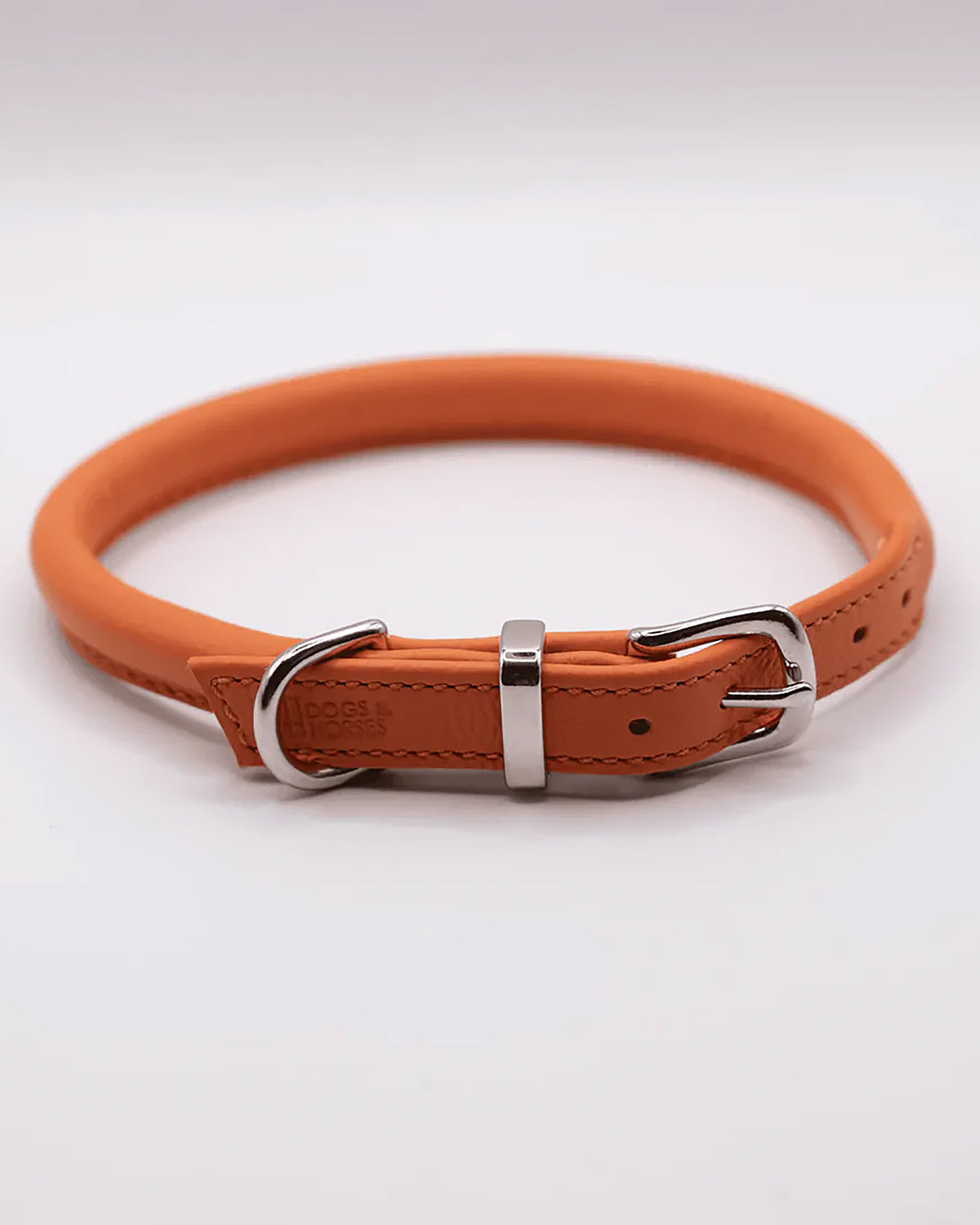 ROLLED SOFT LEATHER COLLAR | קולר עור מעוגל לכלב