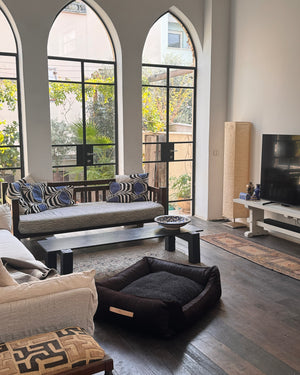 HENRI DARK COWHIDE BED | מיטה לכלב