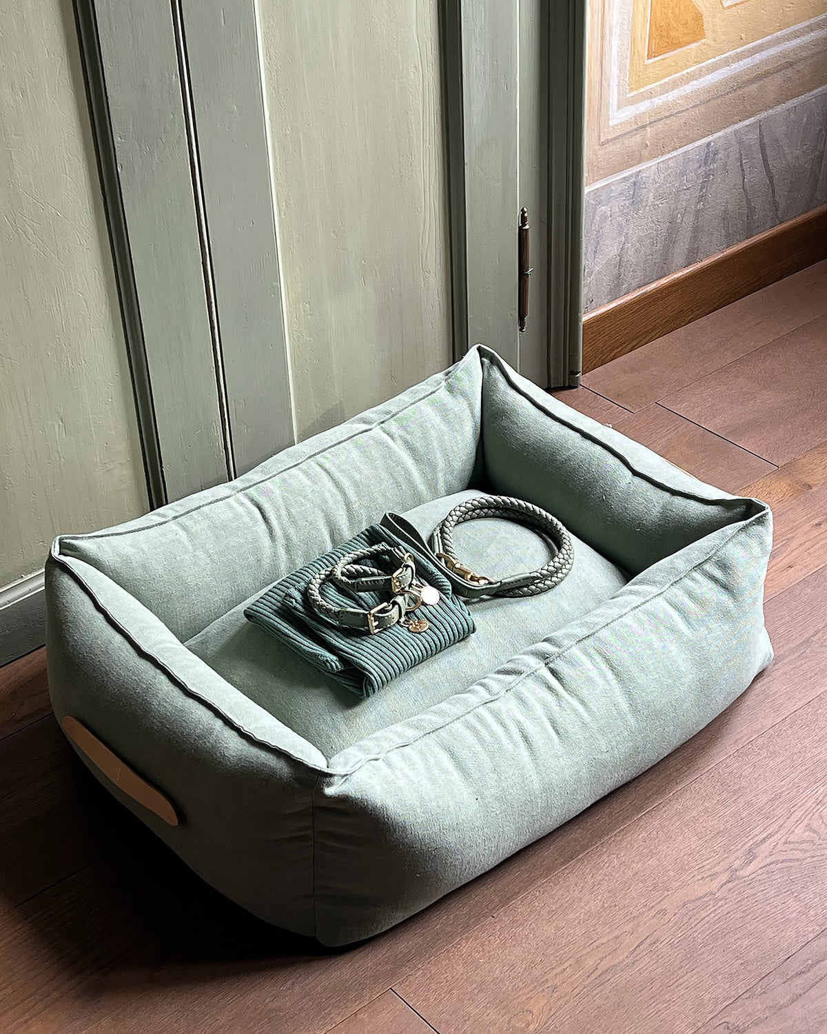 מיטה לכלב מפשתן טהור | EDWARD PURE LINEN DOG BED