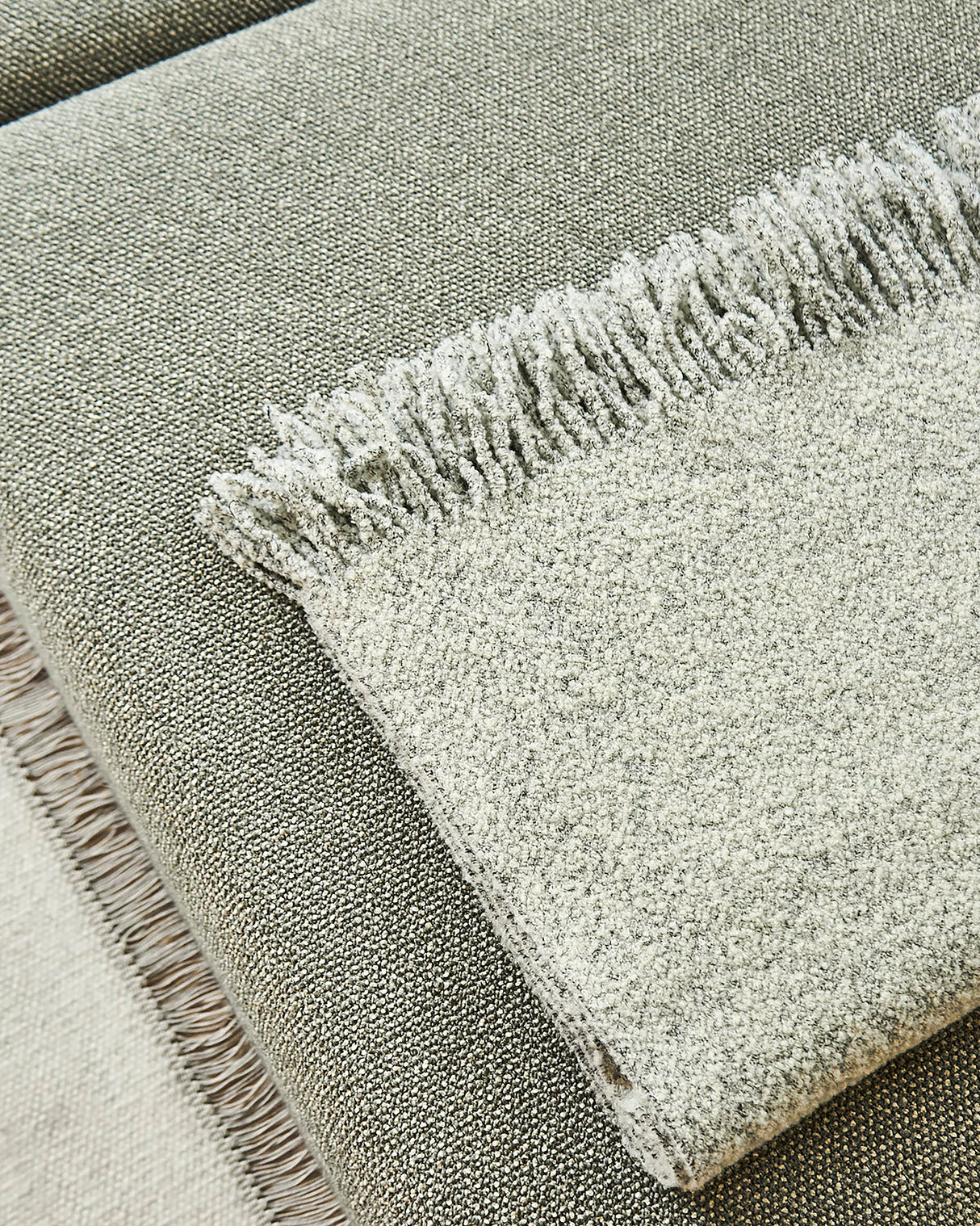 BUCCOLA THROW FAMILY BLANKET | שמיכה לכלב, לחתול ולבעלים