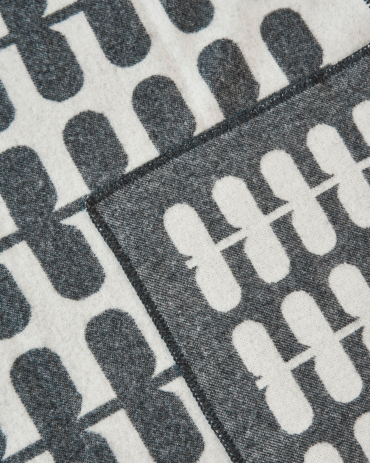 FLORA DOG WOOL BLANKET | שמיכה לכלב