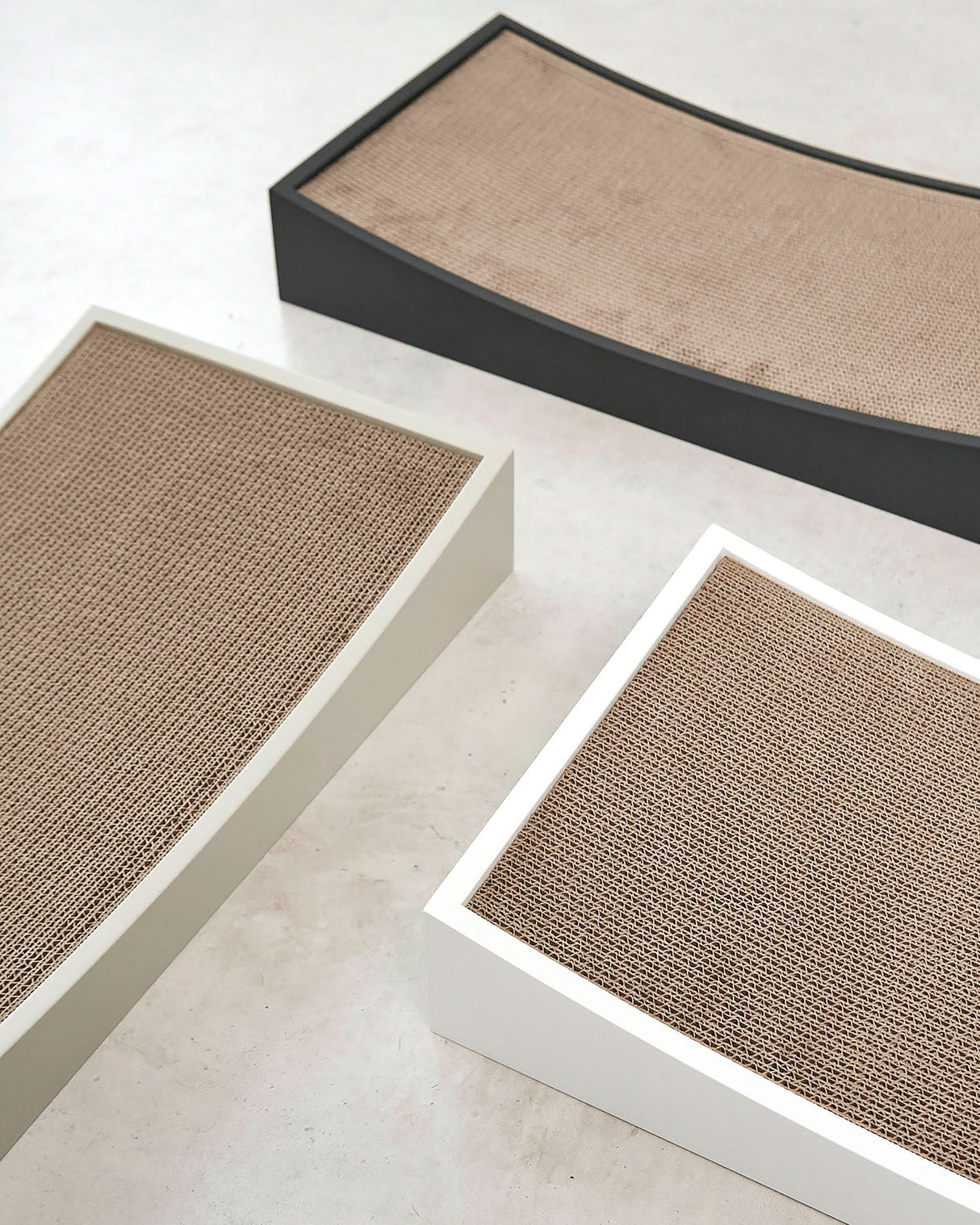 GRATTA CAT SCRATCHING BOARD | משטח גירוד לחתולים