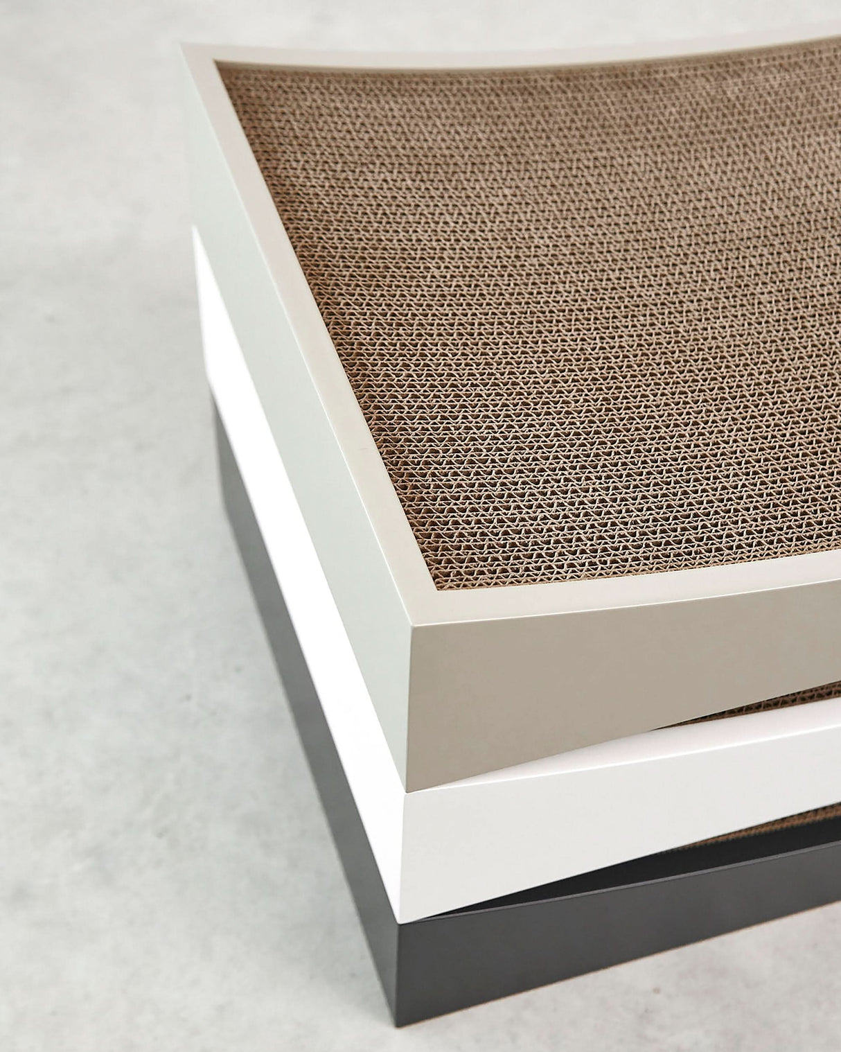 GRATTA CAT SCRATCHING BOARD | משטח גירוד לחתולים