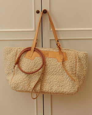 MARGARET BOUCLÉ BAG | תיק נשיאה לכלב או תיק לבעלים