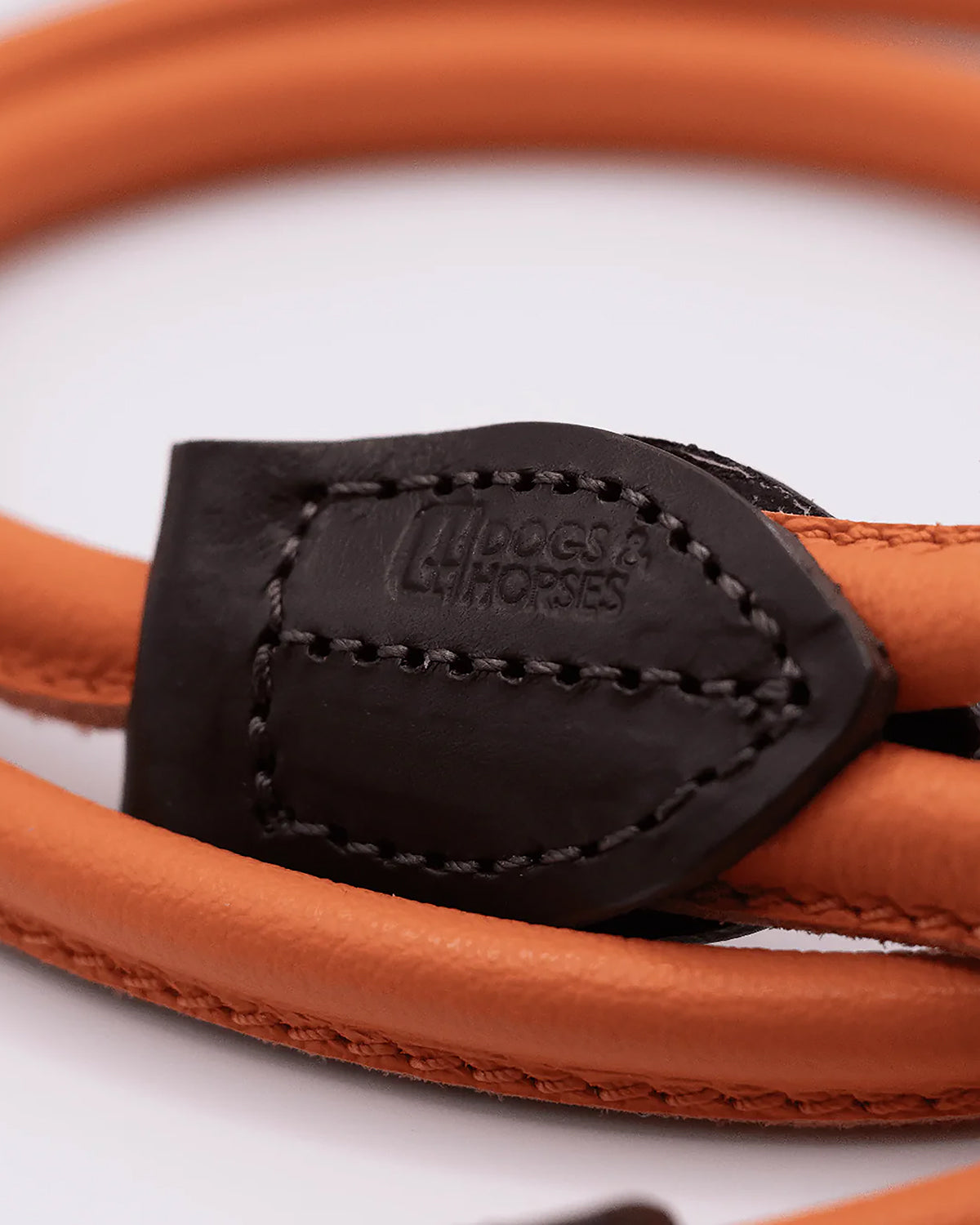 ROLLED SOFT LEATHER LEAD | רצועת עור לכלב