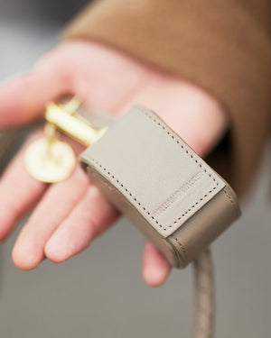 Luxe Nappa Smooth Leather Poo Bag Holder | נרתיק שקיות איסוף מעור נאפה