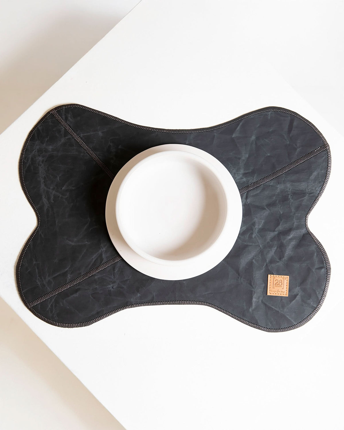 פלייסמט מעוצב לקערות לכלב ולחתול | BRUCE PLACEMAT IN WAXED CELLULOSE