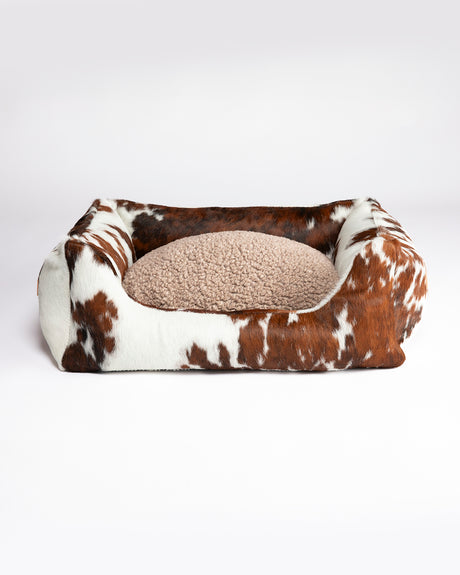 HENRI COWHIDE BED | מיטה לכלב