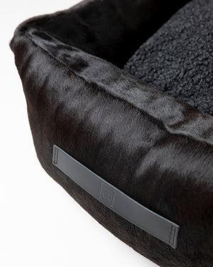 מיטת עור פרה הנרי | מיטה לכלב