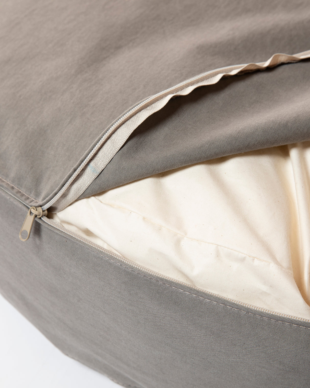 FULVIO COTTON DRILL BED | מיטת פוף לכלב