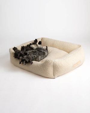 מיטה לכלב מצמר בוקלה טבעי | HENRI DOG BED