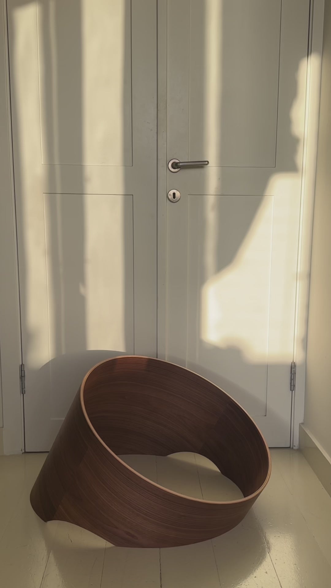 מיטת עץ אורתופדית לכלבים ולחתולים | COVO DOG & CAT CAVE BED
