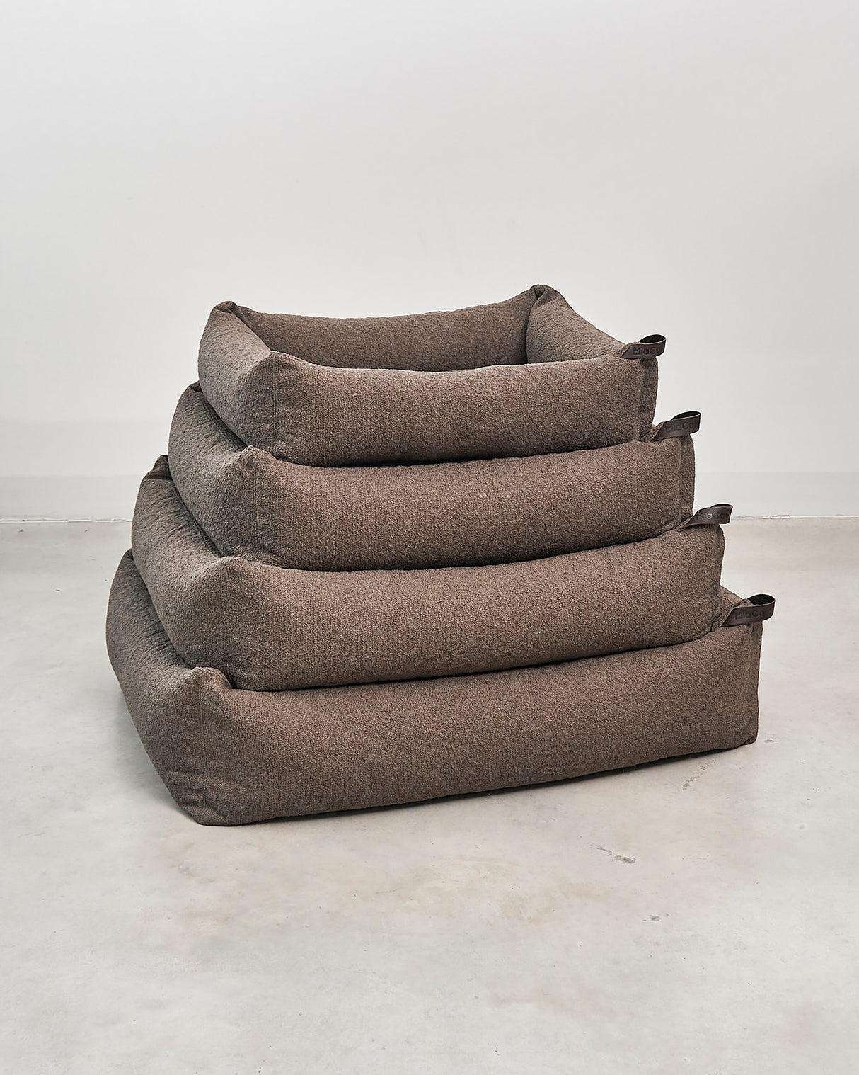 MARE DOG BOX BED | מיטה אורתופדית לכלב